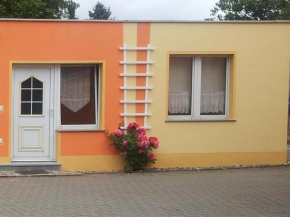 Отель Sehr-guenstiger-Bungalow-fuer-2-Personen-1-Aufbettung-auf-Ruegen  Загард